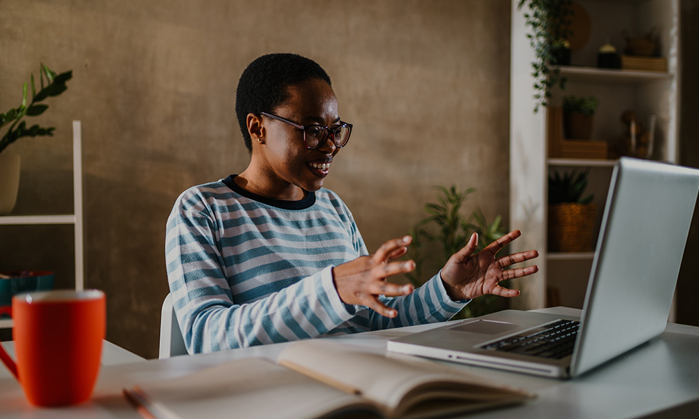 woman-at-laptop-animated